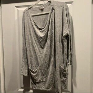 Ingrid & Isabel grey cardigan with magnetic closure design Cozy nursing cardigan